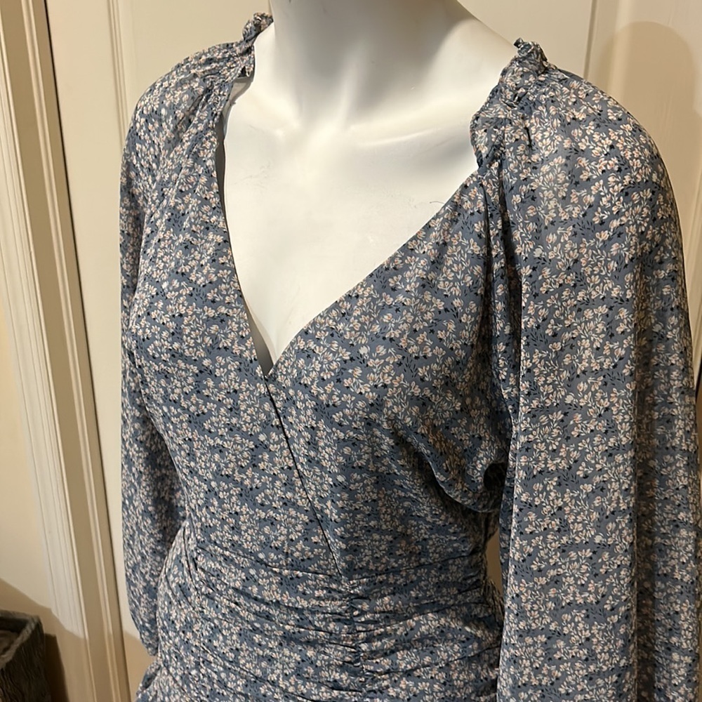 ASTR The Label Floral multi Blue Mini Dress. Small - Picture 3 of 12